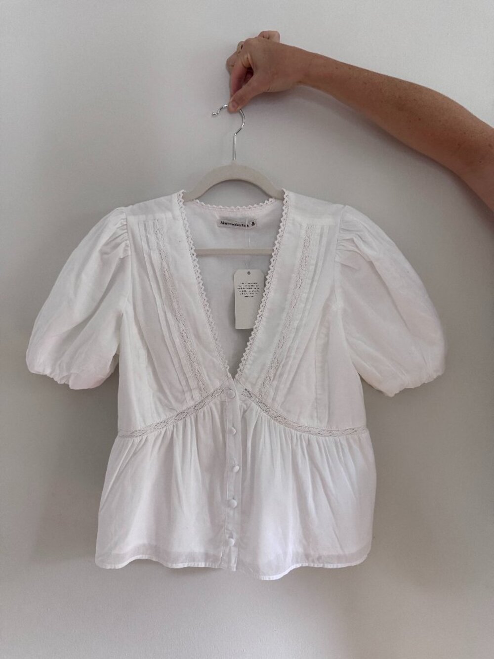 NWT Abercrombie & Fitch Women's Puff Sleeve Button-Through Top, Medium